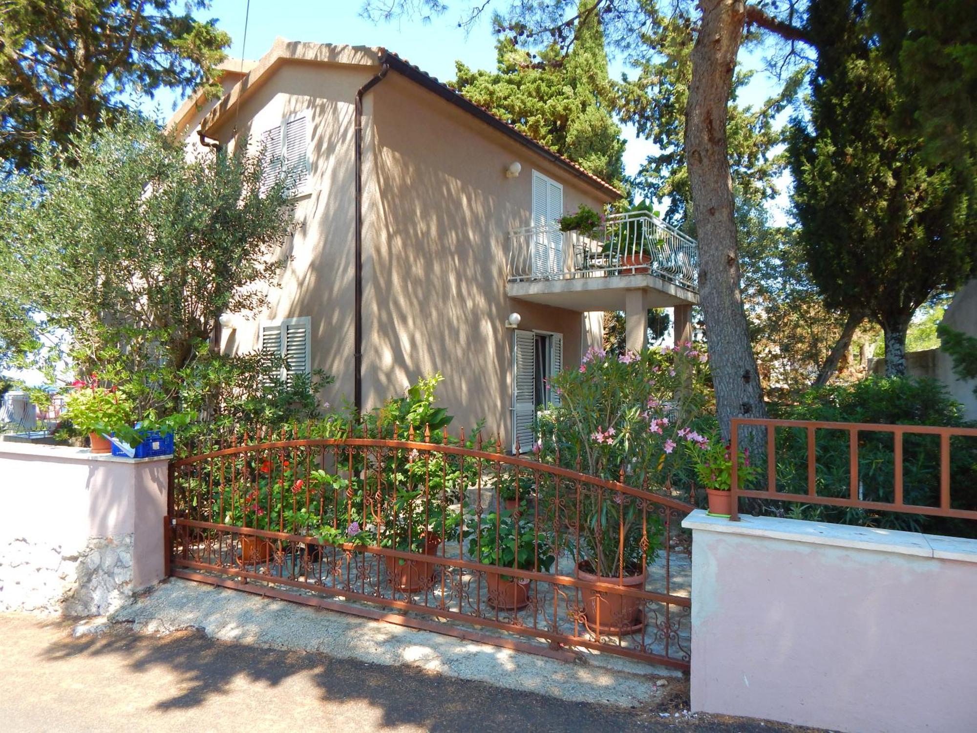 Adrienn Apartments Stari Grad  Exteriör bild